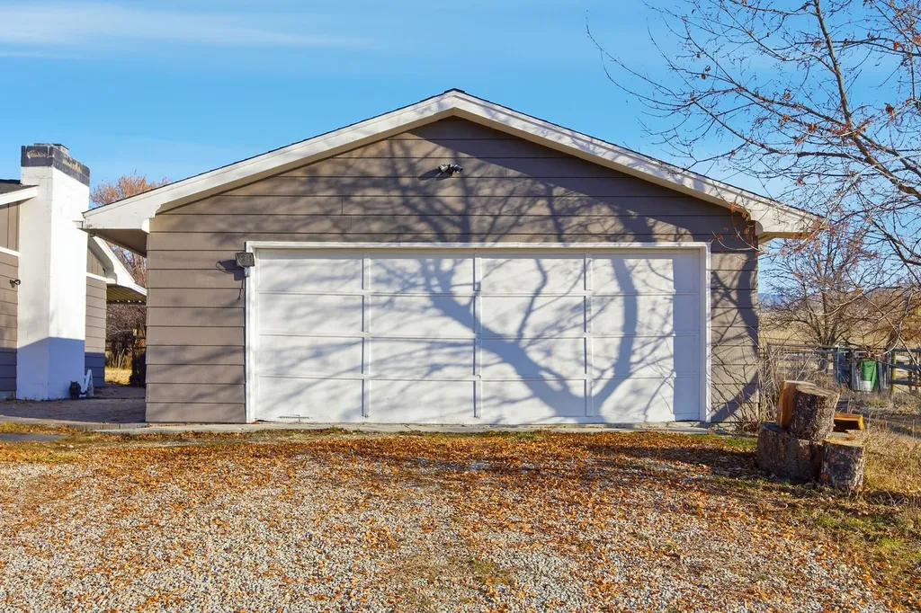 1948 Mountain View Orchard Road Corvallis MT 59828