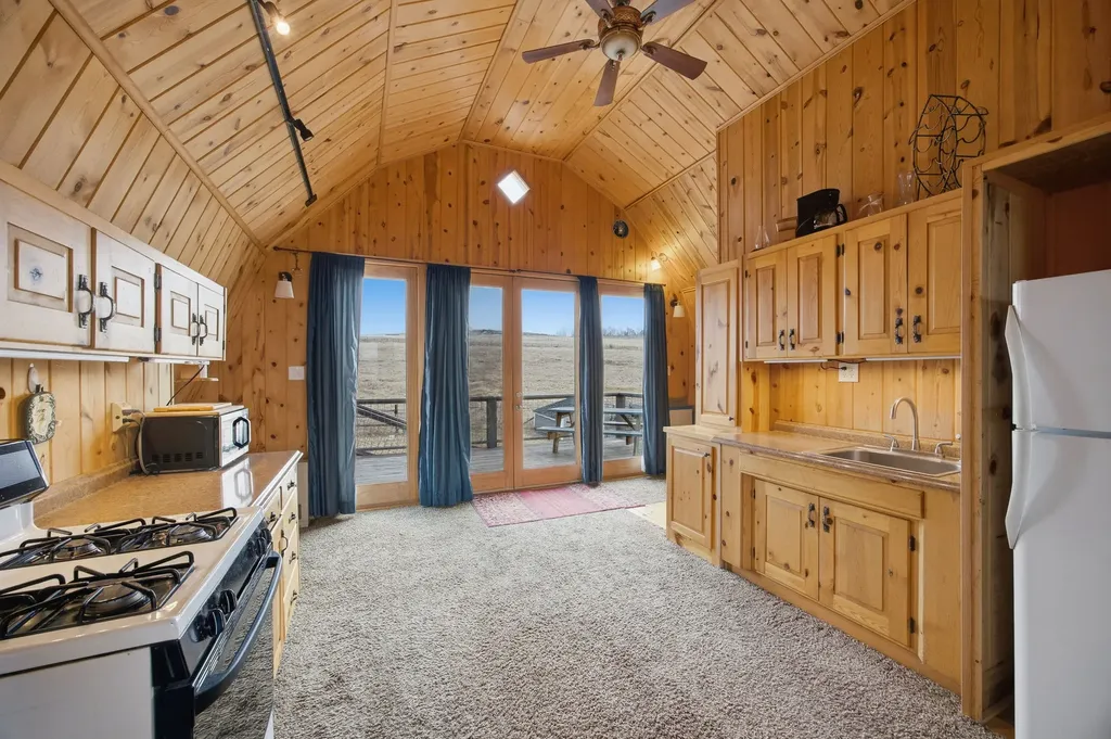 1948 Mountain View Orchard Road Corvallis MT 59828