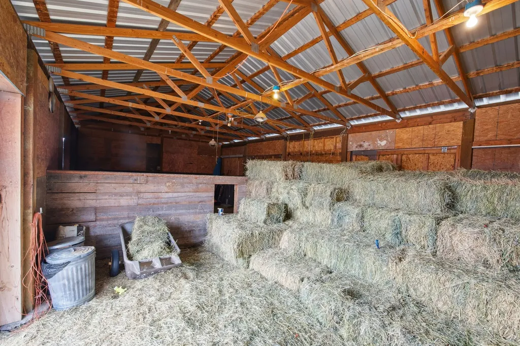 1948 Mountain View Orchard Road Corvallis MT 59828