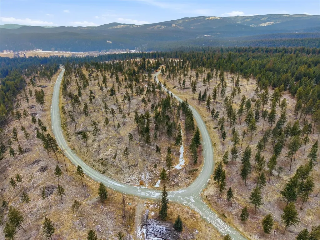 17 Starling Drive Eureka MT 59917