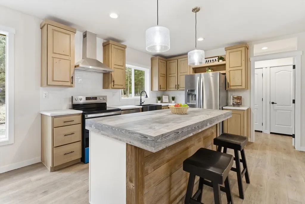 17 Starling Drive Eureka MT 59917