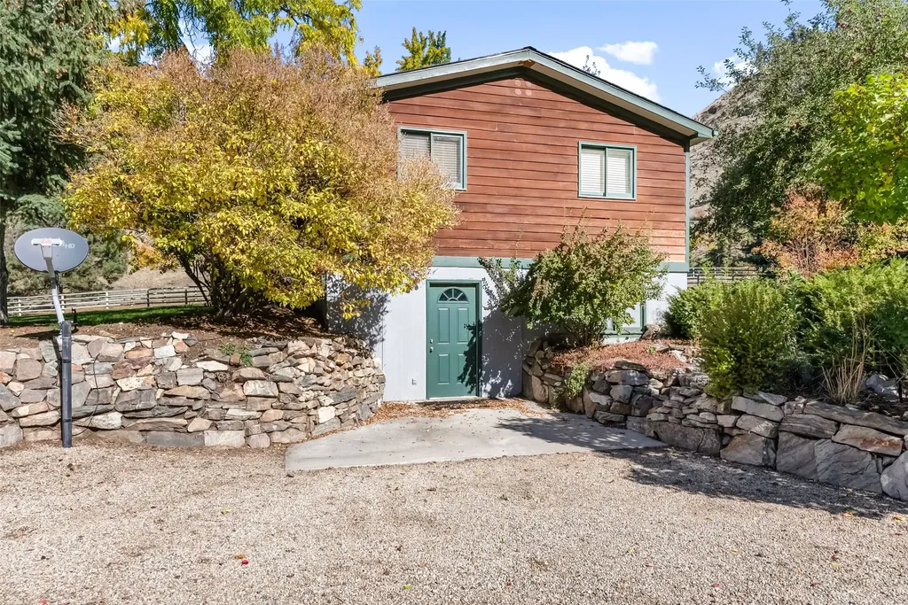 1789 Skalkaho Highway Hamilton MT 59840