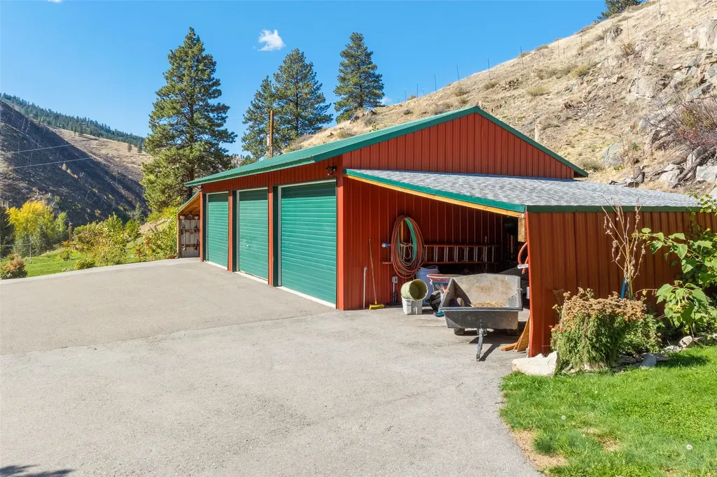 1789 Skalkaho Highway Hamilton MT 59840