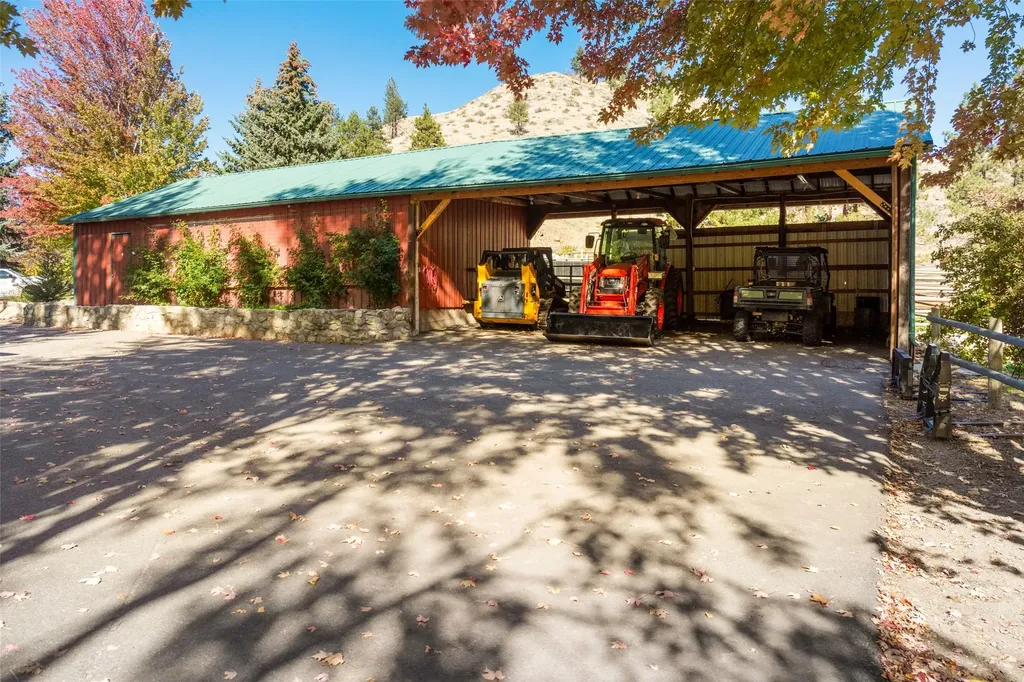 1789 Skalkaho Highway Hamilton MT 59840
