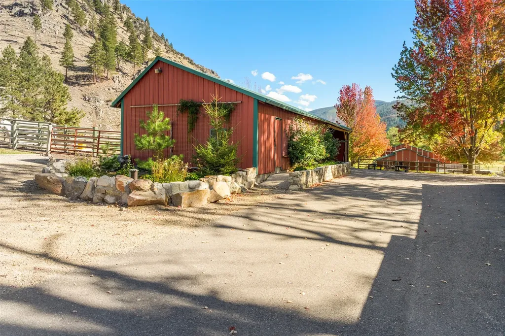 1789 Skalkaho Highway Hamilton MT 59840