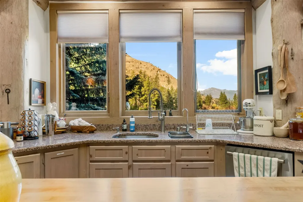1789 Skalkaho Highway Hamilton MT 59840