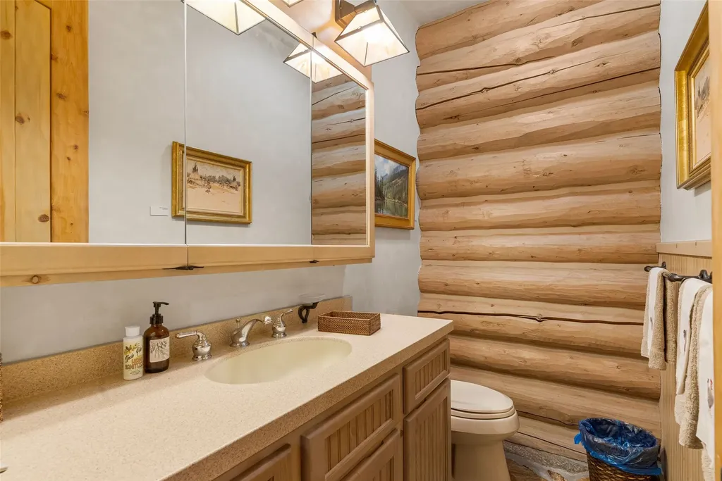 1789 Skalkaho Highway Hamilton MT 59840