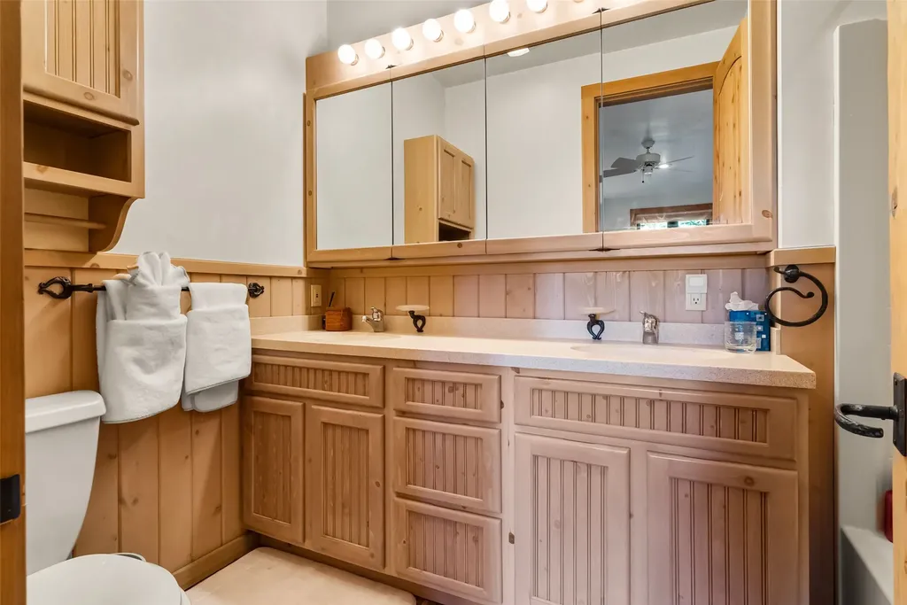 1789 Skalkaho Highway Hamilton MT 59840