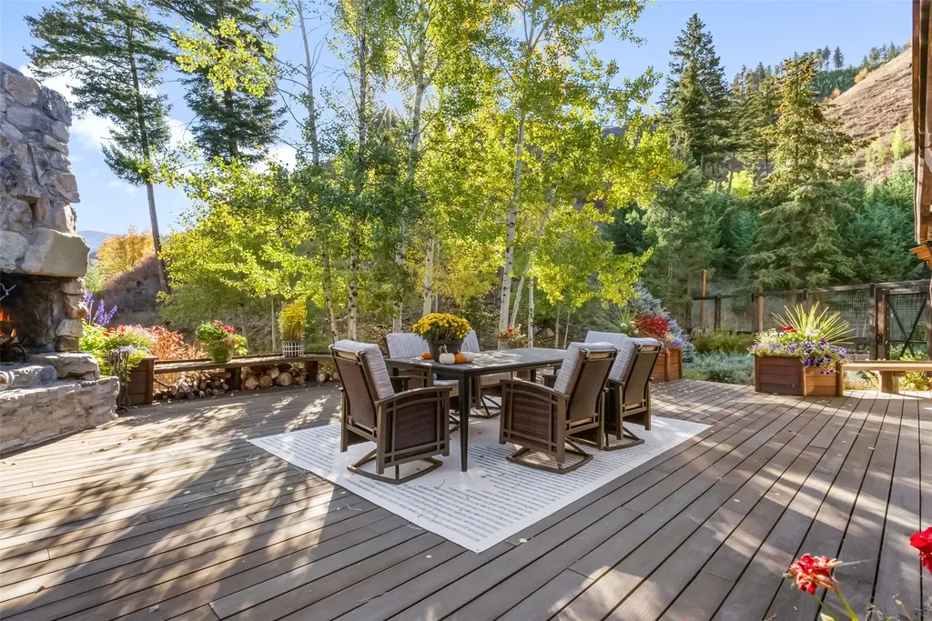 1789 Skalkaho Highway Hamilton MT 59840