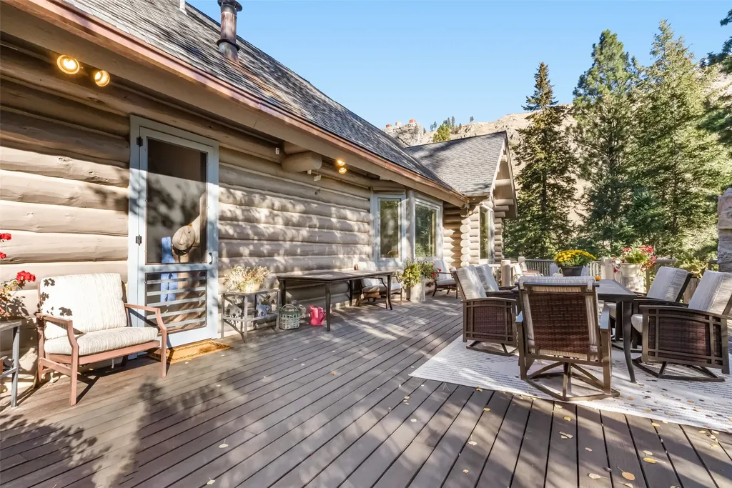 1789 Skalkaho Highway Hamilton MT 59840