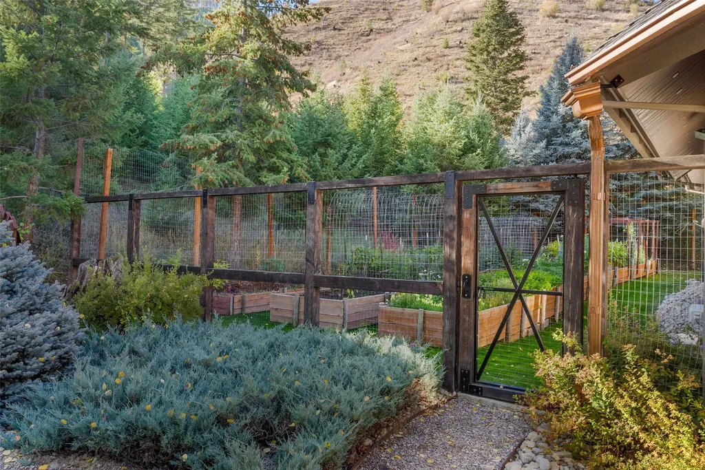 1789 Skalkaho Highway Hamilton MT 59840