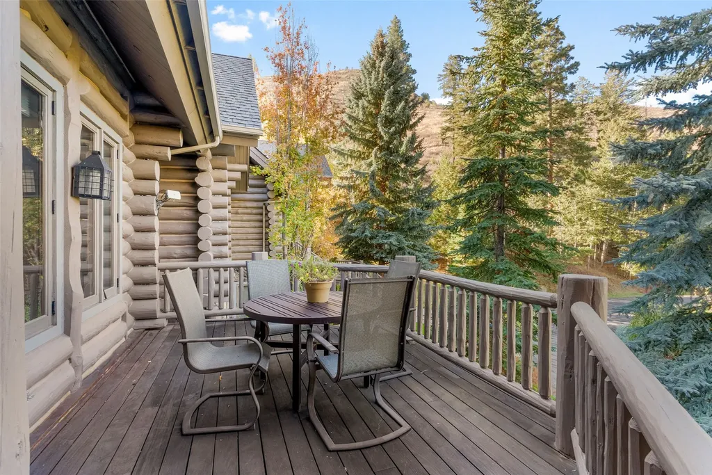 1789 Skalkaho Highway Hamilton MT 59840