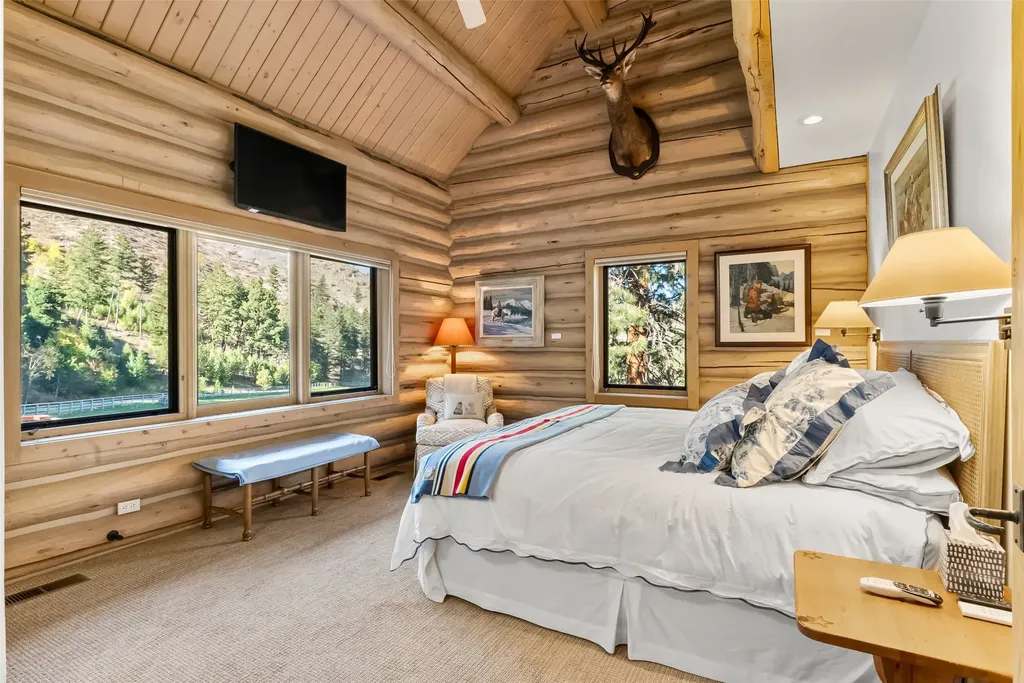 1789 Skalkaho Highway Hamilton MT 59840