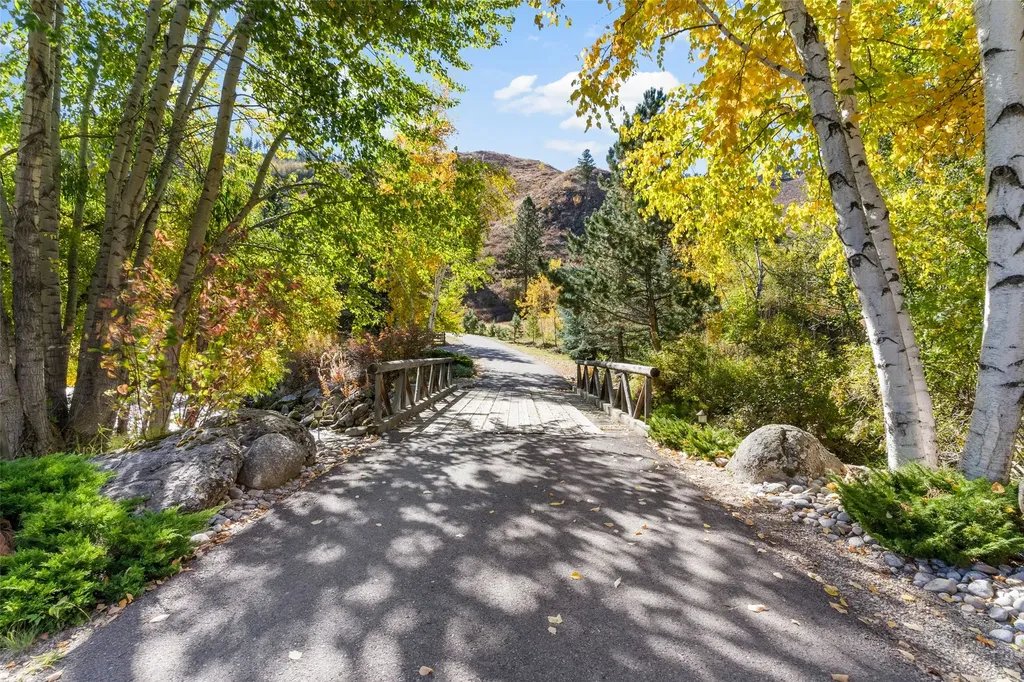 1789 Skalkaho Highway Hamilton MT 59840