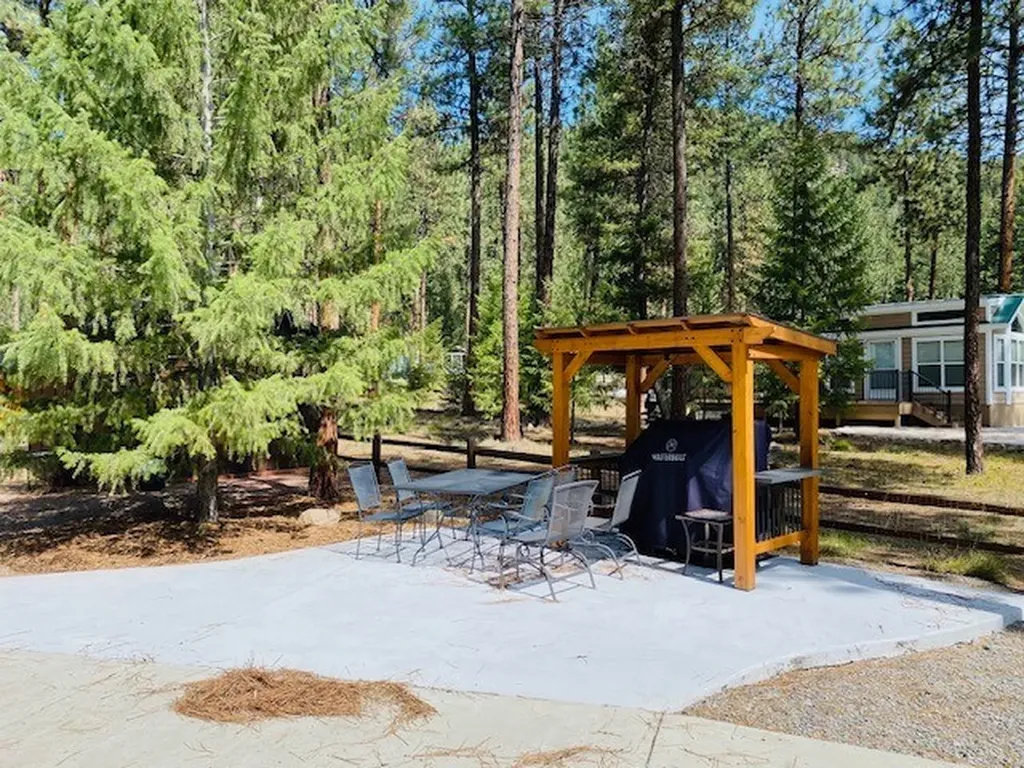 219 Shyrock Loop Drive Superior MT 59872