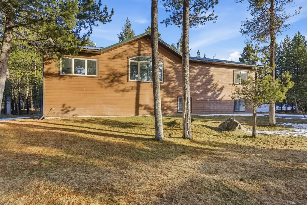 520 Gopher Lane Marion MT 59925