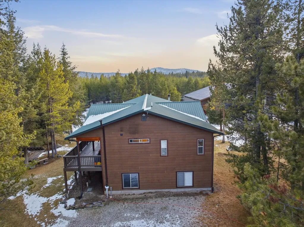 520 Gopher Lane Marion MT 59925