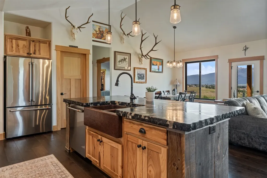 559 Stage Springs Lane Stevensville MT 59870