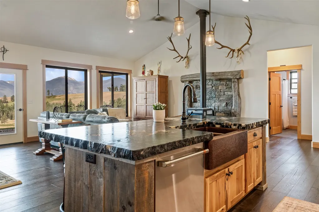 559 Stage Springs Lane Stevensville MT 59870