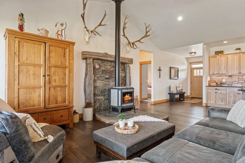 559 Stage Springs Lane Stevensville MT 59870