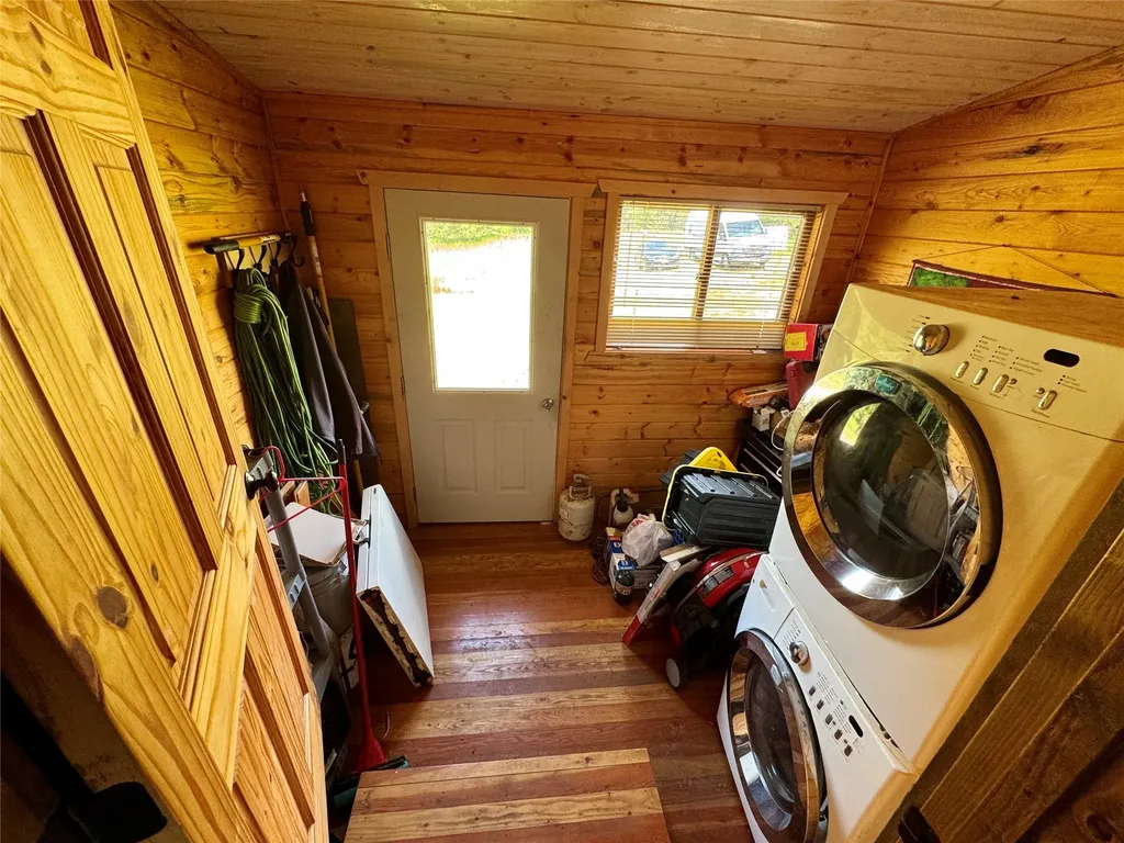 17 Twenty Peak Gulch Lane Trout Creek MT 59874