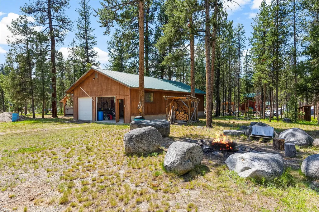 392 Leisure Lane Sula MT 59871