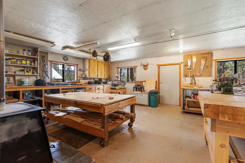 392 Leisure Lane Sula MT 59871