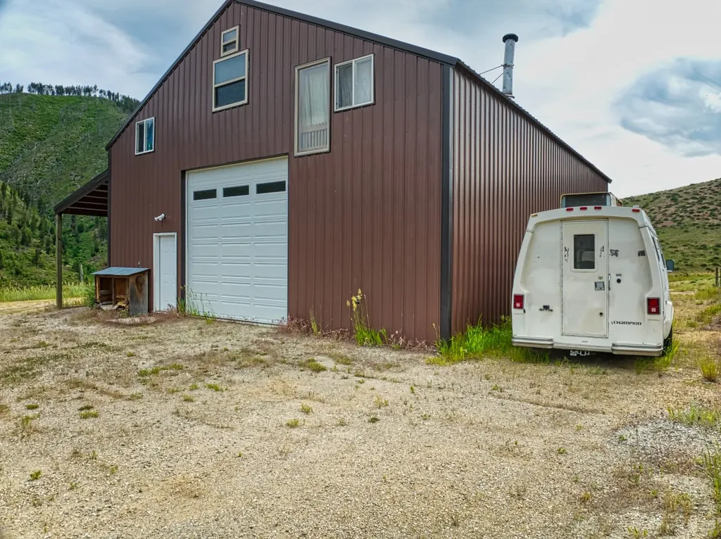 4310 Dugout Gulch Road Darby MT 59829