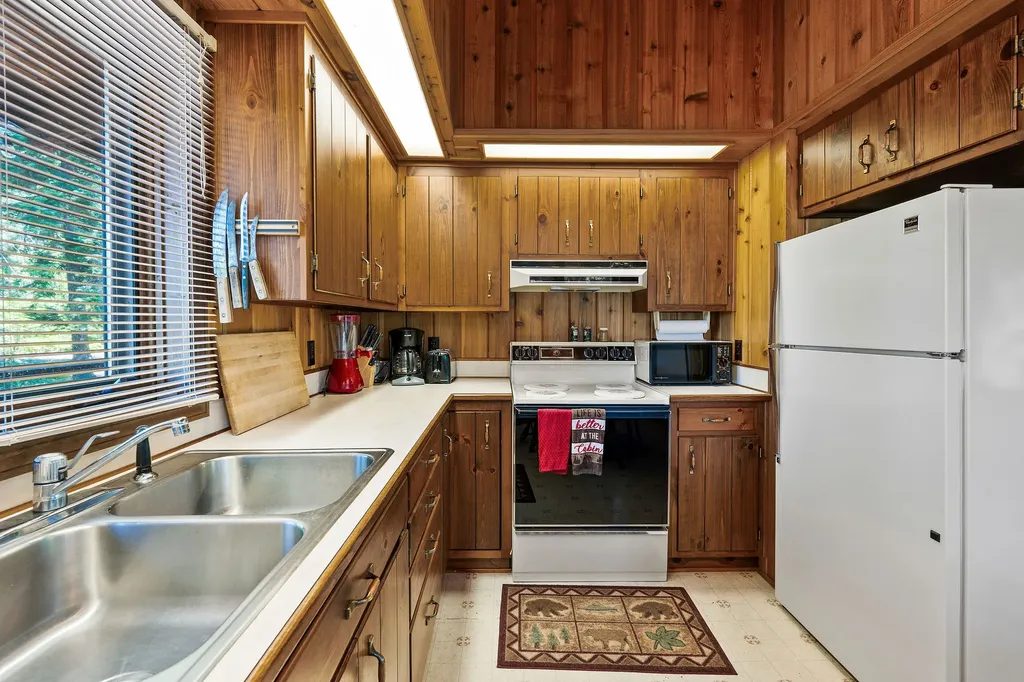 16961 Mount Highway 83 Bigfork MT 59911