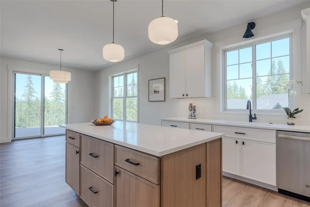120 Bay Court Lakeside MT 59922