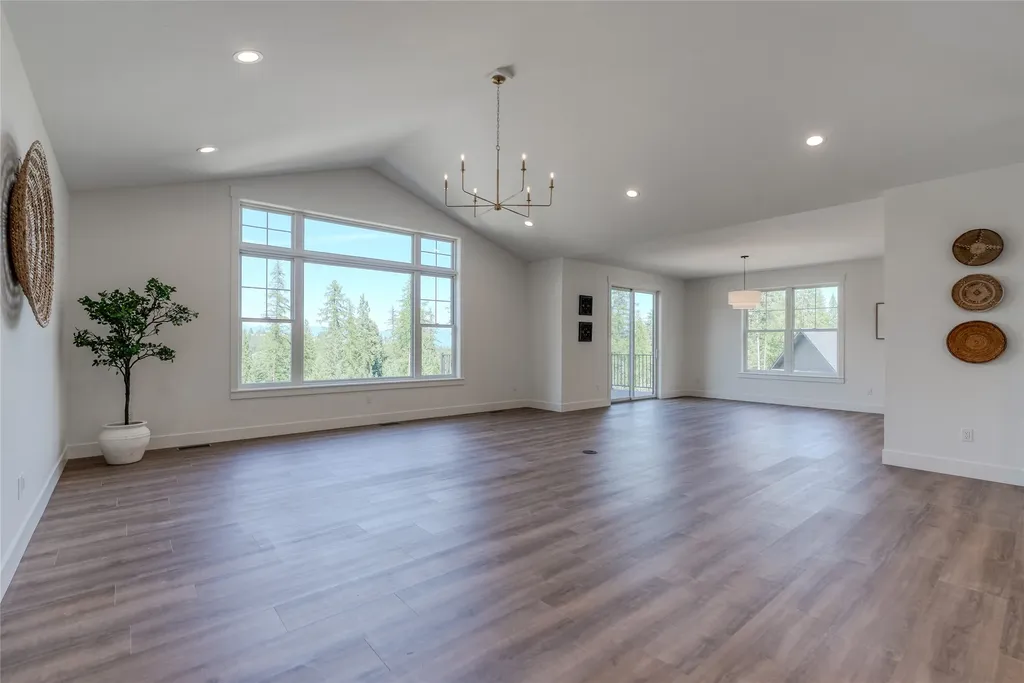 120 Bay Court Lakeside MT 59922