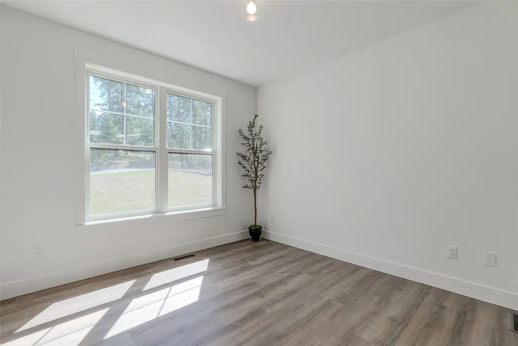 120 Bay Court Lakeside MT 59922