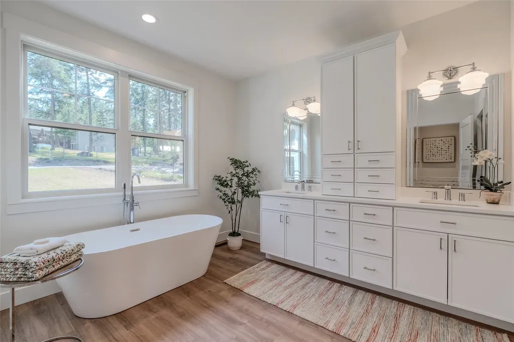 120 Bay Court Lakeside MT 59922