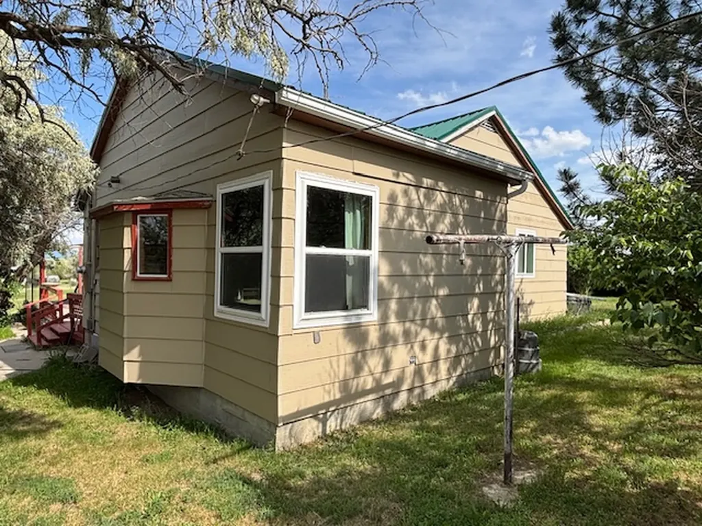 321 Francis Avenue Sweet Grass MT 59484