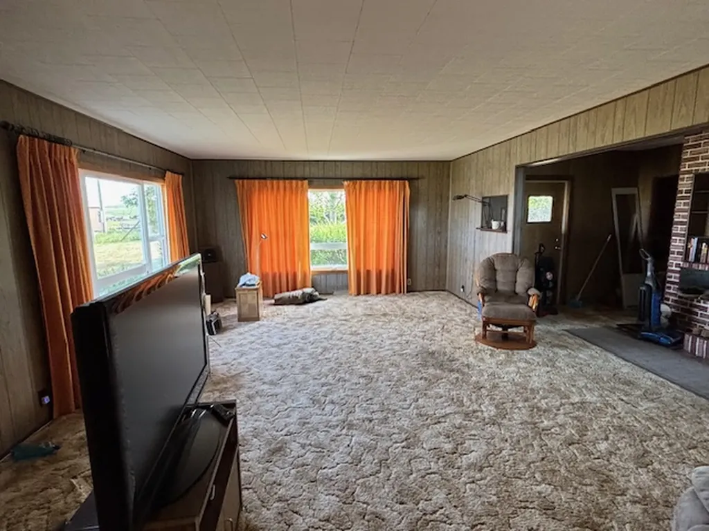 321 Francis Avenue Sweet Grass MT 59484