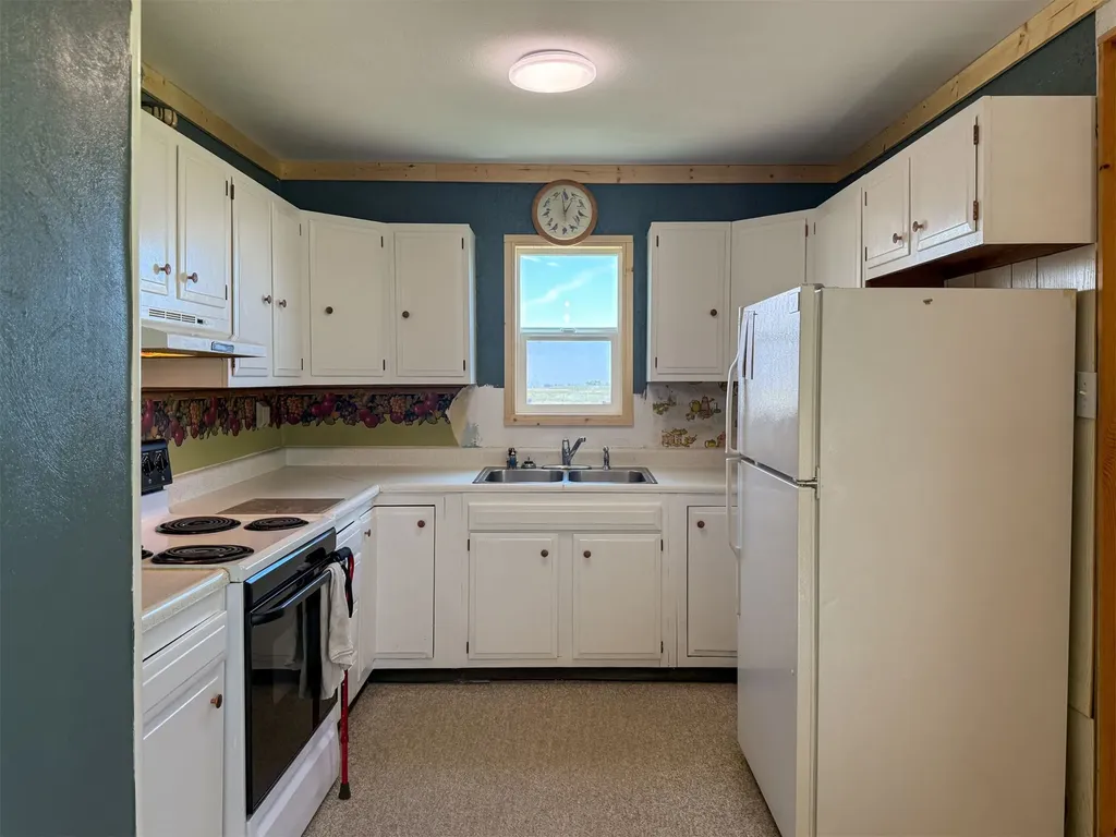 1720 Us Highway 408 Fairfield MT 59436