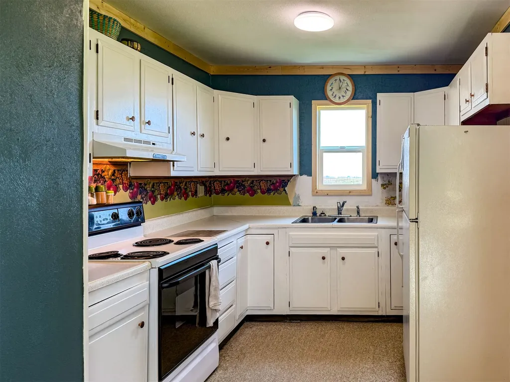 1720 Us Highway 408 Fairfield MT 59436