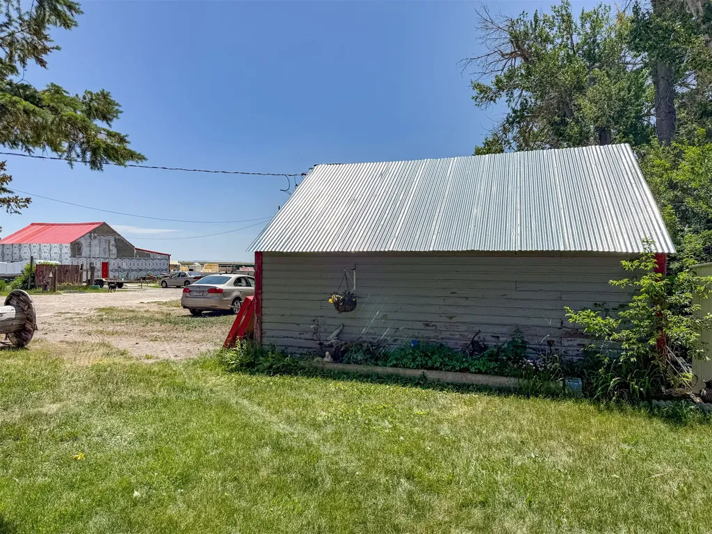1720 Us Highway 408 Fairfield MT 59436