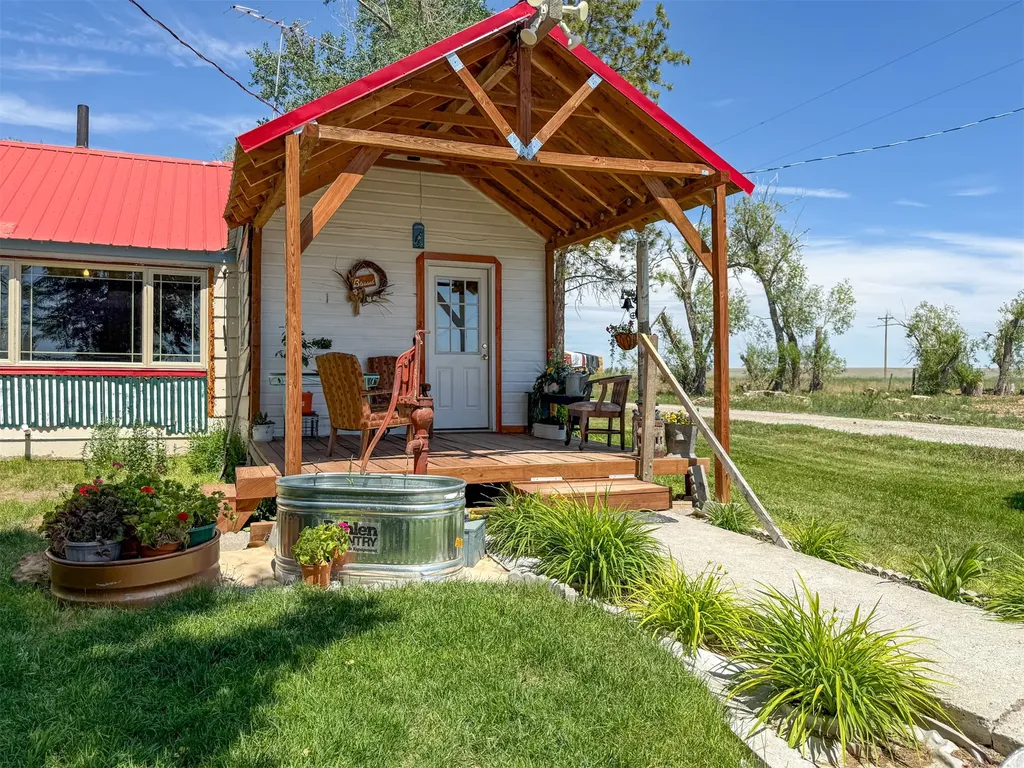 1720 Us Highway 408 Fairfield MT 59436