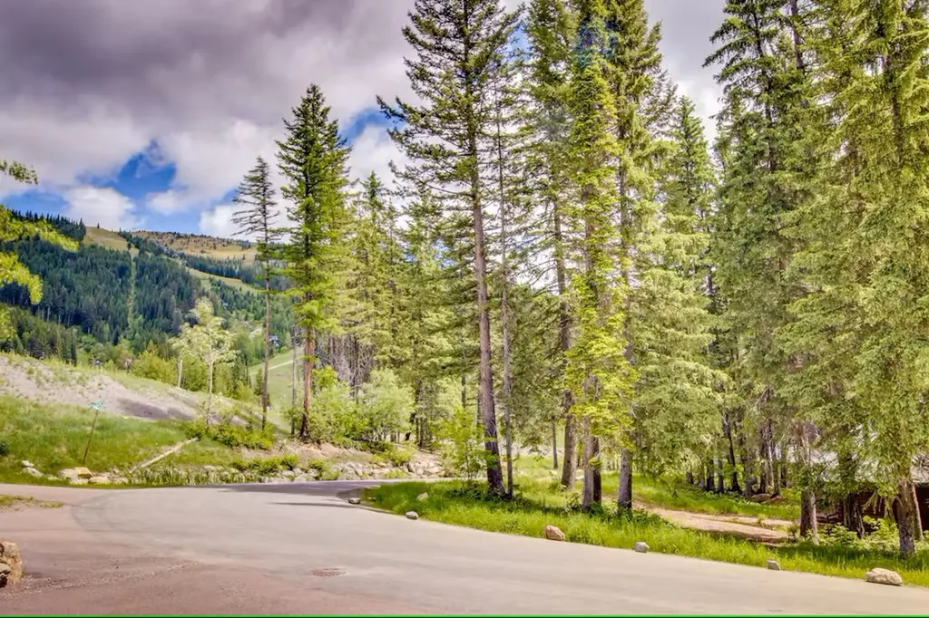 3832 Tamarack Avenue Whitefish MT 59937