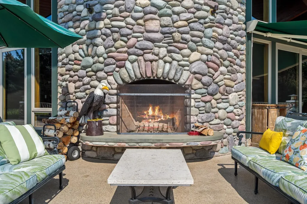 639 Three Eagle Lane Bigfork MT 59911