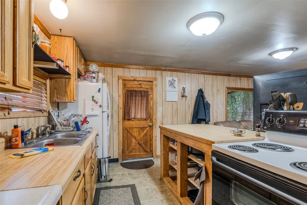450 6th Street E Eureka MT 59917