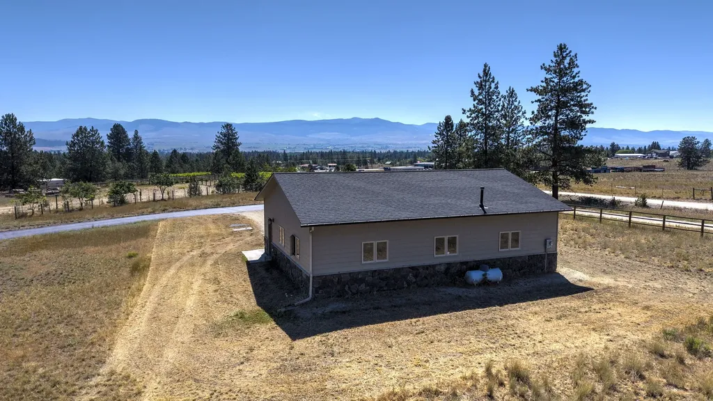 236 Oso Trail Victor MT 59875