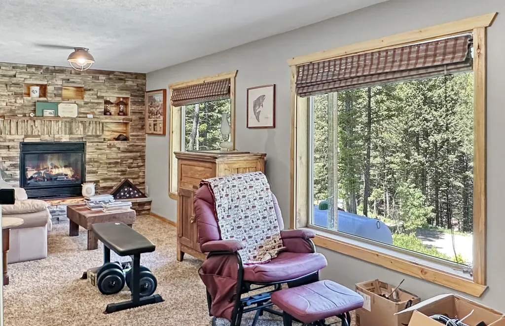 16 Upper Slope Road Cardwell MT 59721