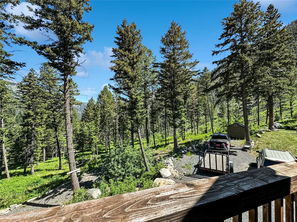 16 Upper Slope Road Cardwell MT 59721