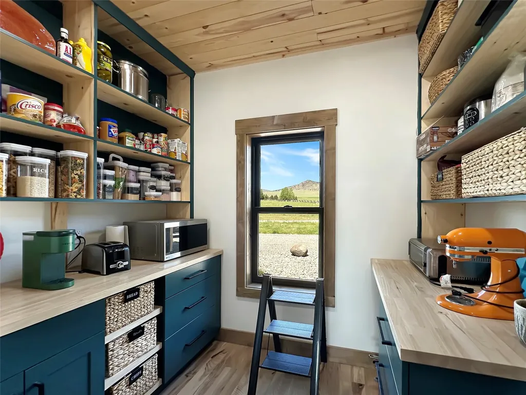 8 Montana Way Ennis MT 59729
