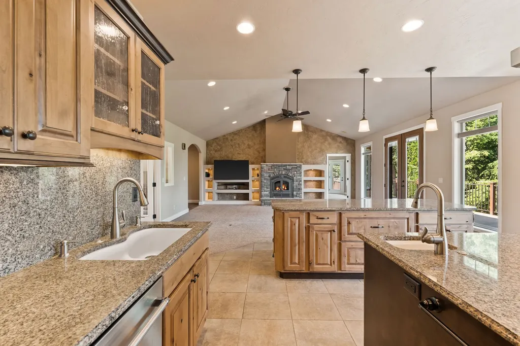 149 Monet Road Lakeside MT 59922