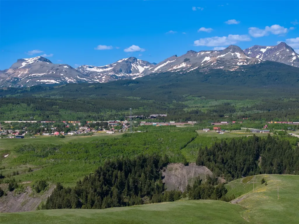 21001 Us Highway 2 East Glacier Park MT 59434