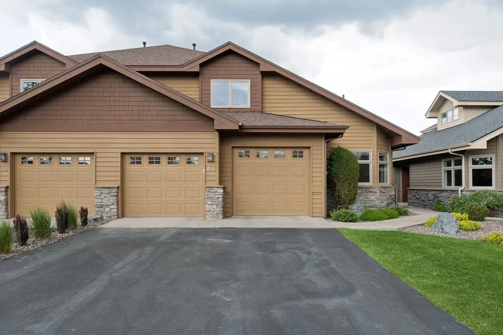 27 Bay Harbor Drive Bigfork MT 59911
