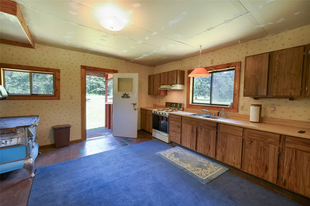 34 & 36 Childs Road Trout Creek MT 59874